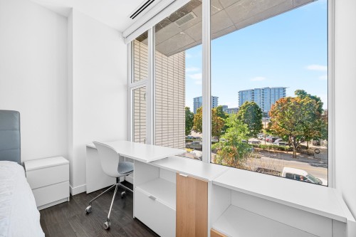 Th-05-8555 Capstan Way, Richmond, BC - Indoor