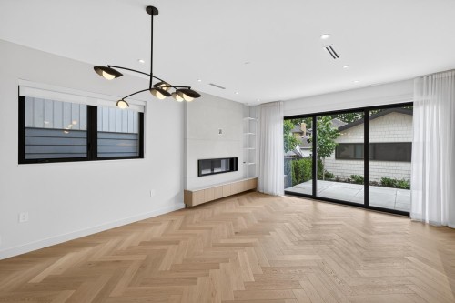 2-58 40Th Avenue E, Vancouver, BC - Indoor Photo Showing Other Room