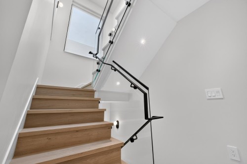 2-58 40Th Avenue E, Vancouver, BC - Indoor Photo Showing Other Room