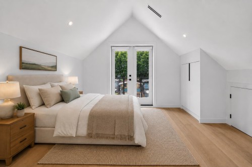 2-58 40Th Avenue E, Vancouver, BC - Indoor Photo Showing Bedroom