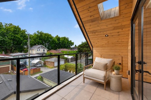 2-58 40Th Avenue E, Vancouver, BC - Outdoor With Exterior