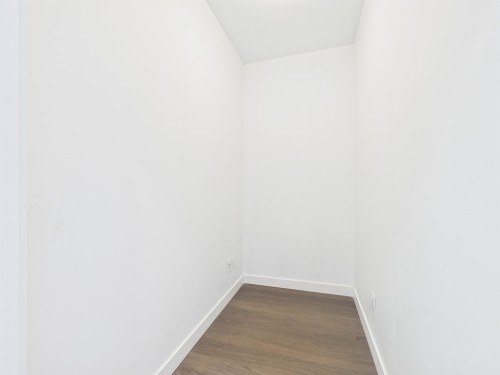 4507-4670 Assembly Way, Burnaby, BC - Indoor Photo Showing Other Room