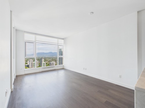 4507-4670 Assembly Way, Burnaby, BC - Indoor Photo Showing Other Room