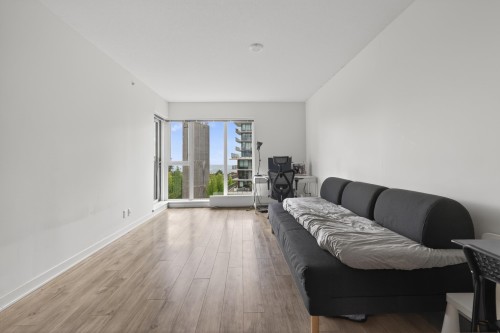 1103-8940 University Crescent, Burnaby, BC - Indoor Photo Showing Living Room