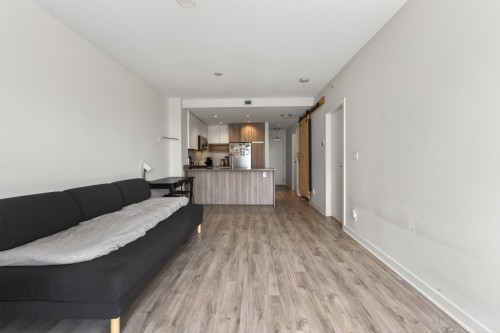 1103-8940 University Crescent, Burnaby, BC - Indoor Photo Showing Other Room