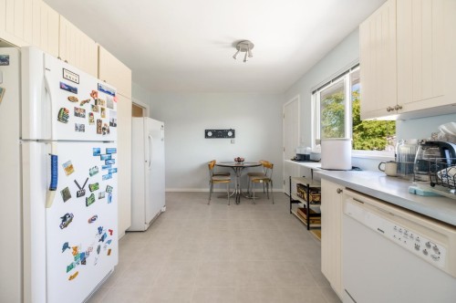 9551 Snowdon Avenue, Richmond, BC - Indoor