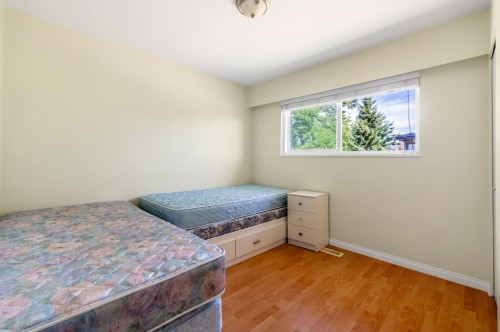 9551 Snowdon Avenue, Richmond, BC - Indoor Photo Showing Bedroom