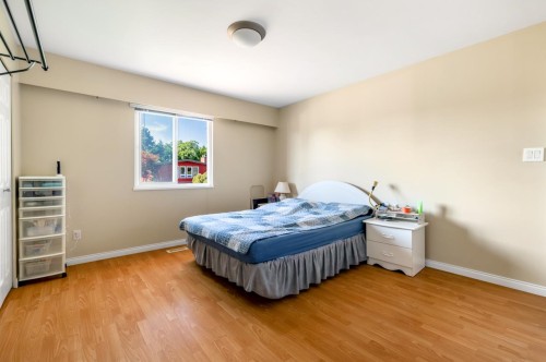 9551 Snowdon Avenue, Richmond, BC - Indoor Photo Showing Bedroom