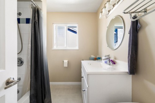 9551 Snowdon Avenue, Richmond, BC - Indoor