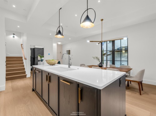4090 Maple Crescent, Vancouver, BC - Indoor Photo Showing Kitchen With Upgraded Kitchen