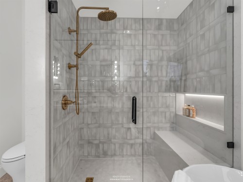 4090 Maple Crescent, Vancouver, BC - Indoor Photo Showing Bathroom