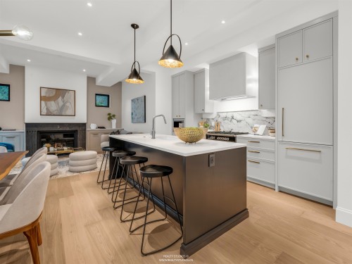 4090 Maple Crescent, Vancouver, BC - Indoor Photo Showing Kitchen With Upgraded Kitchen
