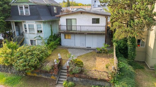 1546 Adanac Street, Vancouver, BC - Outdoor