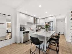 423-723 3rd Street W North Vancouver, BC V7M 0E4