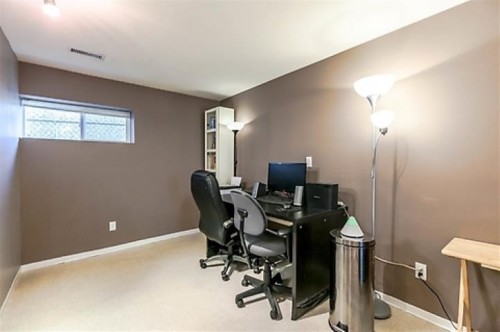 586 60Th Avenue E, Vancouver, BC - Indoor Photo Showing Office