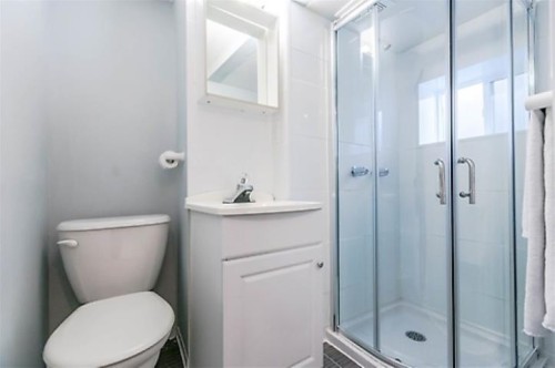 586 60Th Avenue E, Vancouver, BC - Indoor Photo Showing Bathroom