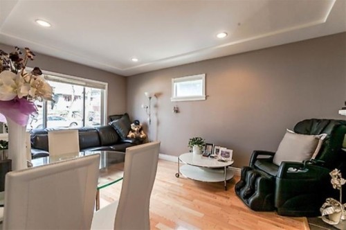 586 60Th Avenue E, Vancouver, BC - Indoor Photo Showing Other Room