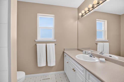 23836 Zeron Avenue, Maple Ridge, BC - Indoor Photo Showing Bathroom