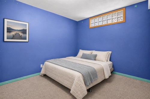 23836 Zeron Avenue, Maple Ridge, BC - Indoor Photo Showing Bedroom