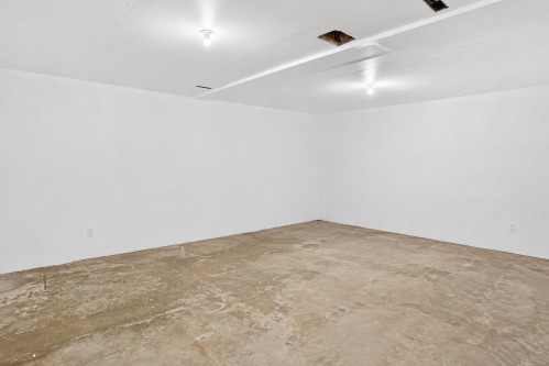 23836 Zeron Avenue, Maple Ridge, BC - Indoor Photo Showing Other Room