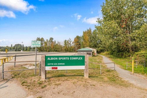 23836 Zeron Avenue, Maple Ridge, BC - Outdoor