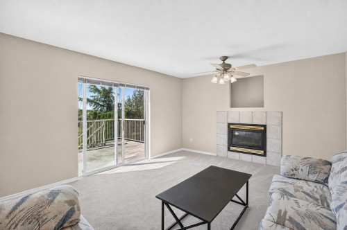 23836 Zeron Avenue, Maple Ridge, BC - Indoor Photo Showing Living Room With Fireplace