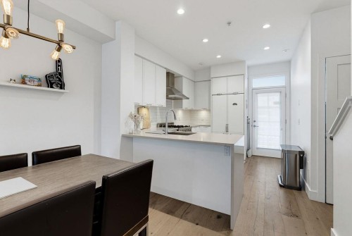 8123 Shaughnessy Street, Vancouver, BC - Indoor Photo Showing Kitchen With Upgraded Kitchen