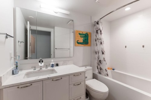 8123 Shaughnessy Street, Vancouver, BC - Indoor Photo Showing Bathroom