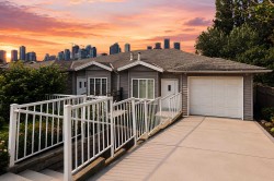 5131 Manor Street Burnaby, BC V5G 1G4