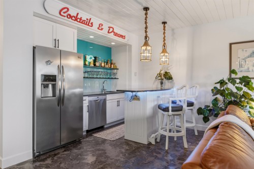 6369 Jasper Road, Sechelt, BC - Indoor Photo Showing Kitchen