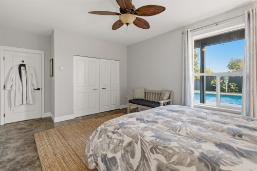 6369 Jasper Road, Sechelt, BC - Indoor Photo Showing Bedroom