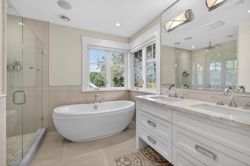 1850 36Th Avenue W, Vancouver, BC - Indoor Photo Showing Bathroom