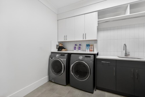 1850 36Th Avenue W, Vancouver, BC - Indoor Photo Showing Laundry Room