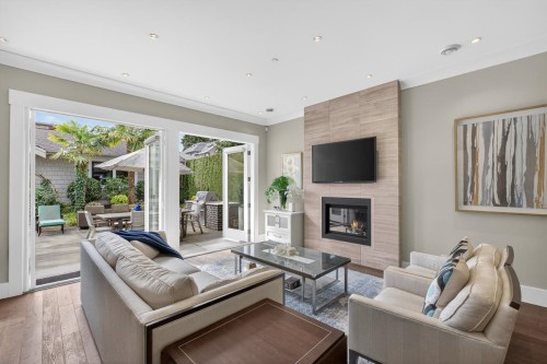 1850 36Th Avenue W, Vancouver, BC - Indoor Photo Showing Living Room With Fireplace