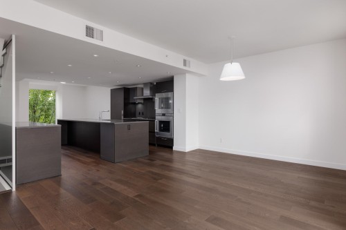 302-1516 Atlas Lane , Vancouver, BC V6P 0E1 2