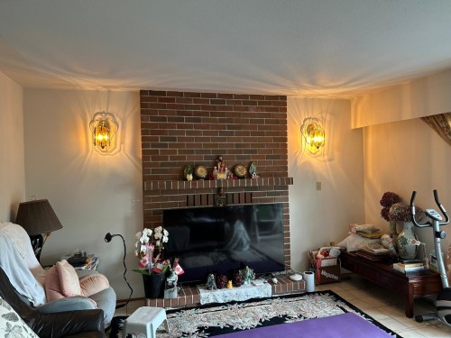 115 47Th Avenue W, Vancouver, BC - Indoor Photo Showing Living Room