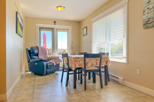 5692 Louise Way, Sechelt, BC - Indoor Photo Showing Dining Room