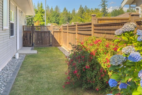 5692 Louise Way, Sechelt, BC - Outdoor