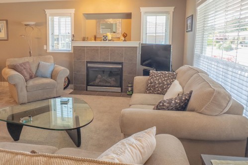 5692 Louise Way, Sechelt, BC - Indoor Photo Showing Living Room With Fireplace