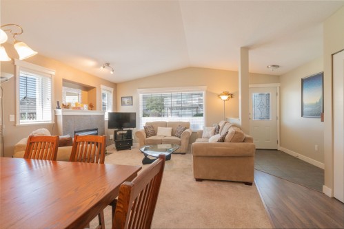 5692 Louise Way, Sechelt, BC - Indoor