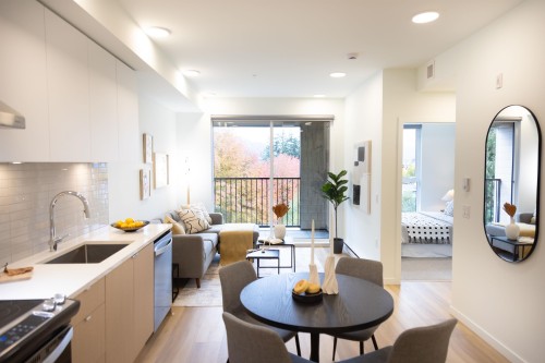 406-37994 Second Avenue, Squamish, BC - Indoor