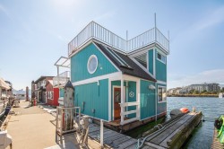 A23-415 Esplanade Avenue W North Vancouver, BC V7M 1A6