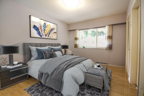 1181 Chartwell Drive, West Vancouver, BC - Indoor Photo Showing Bedroom