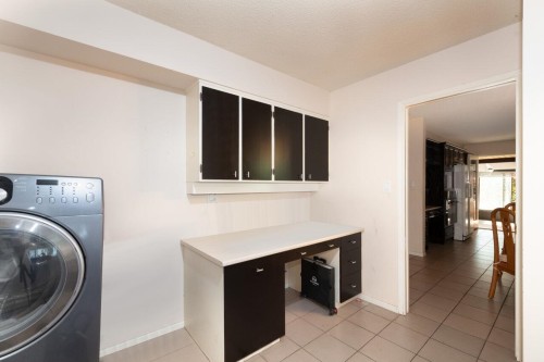1181 Chartwell Drive, West Vancouver, BC - Indoor Photo Showing Laundry Room