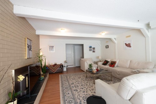 1181 Chartwell Drive, West Vancouver, BC - Indoor Photo Showing Living Room