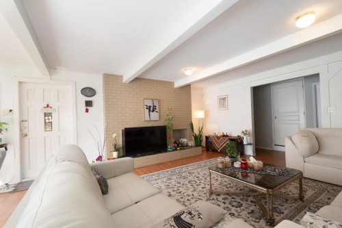 1181 Chartwell Drive, West Vancouver, BC - Indoor Photo Showing Living Room