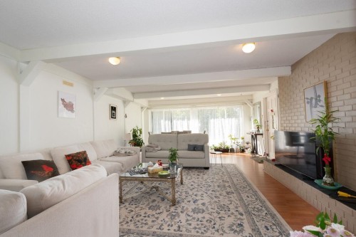 1181 Chartwell Drive, West Vancouver, BC - Indoor Photo Showing Living Room