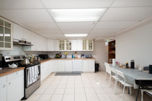 1181 Chartwell Drive, West Vancouver, BC - Indoor Photo Showing Kitchen
