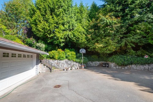 1181 Chartwell Drive, West Vancouver, BC - Outdoor