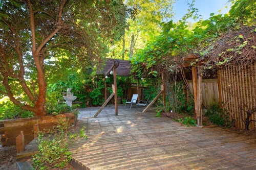 1181 Chartwell Drive, West Vancouver, BC - Outdoor